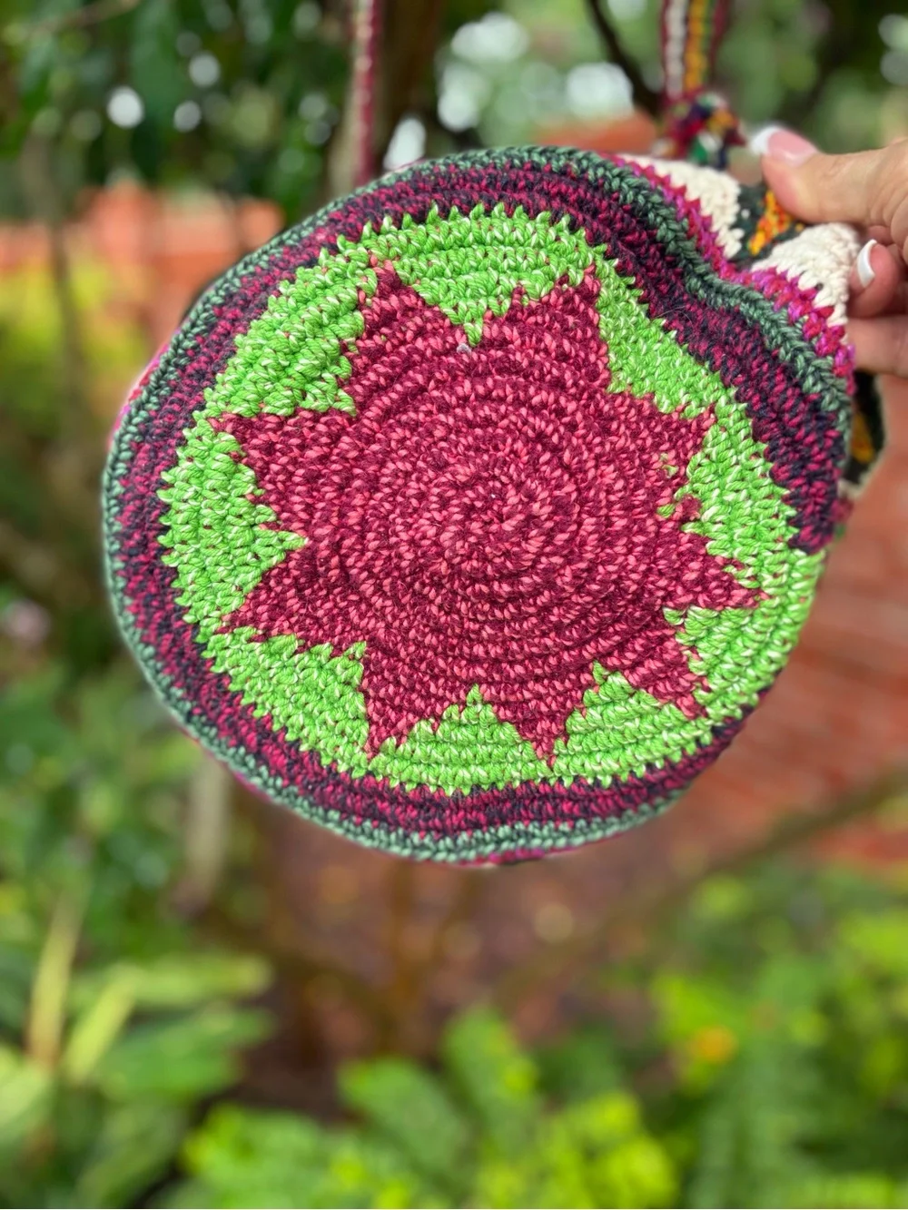 HIPTIPICO Vibrant Crochet Drawstring Bucket Bag Woven Strap Boho 60’s Size M
